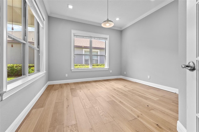 808 Sherbourne Cir, Lake Mary, FL 32746 - unfurnished room with ornamental molding, light wood-style flooring, baseboards, and recessed lighting