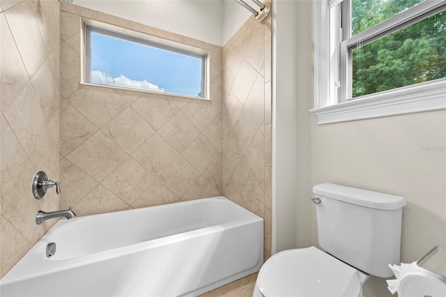 808 Sherbourne Cir, Lake Mary, FL 32746 - bathroom featuring toilet and tub / shower combination