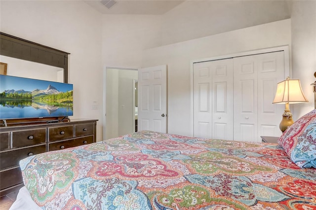 927 Orange Cosmos Blvd, Davenport, FL 33837 - bedroom with a closet and a high ceiling