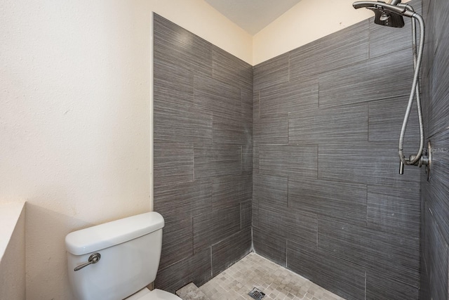 1470 Winston Rd, Maitland, FL 32751 - full bathroom featuring a tile shower and toilet