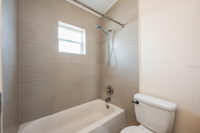 1470 Winston Rd, Maitland, FL 32751 - bathroom with toilet and bathtub / shower combination