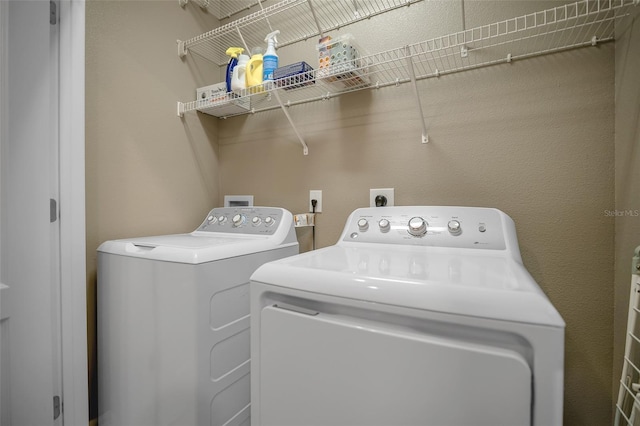 2936 Econ Landing Blvd, Orlando, FL 32825 - laundry area with independent washer and dryer