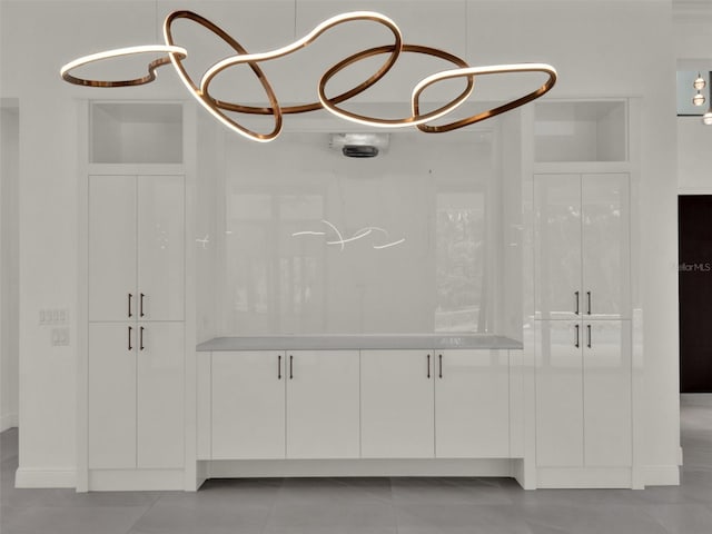 7615 SE 12th Cir, Ocala, FL 34480 - detailed view of a chandelier