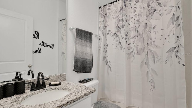6013 Mount Zion Cir, Deland, FL 32724 - full bathroom with vanity, toilet, and a shower with curtain