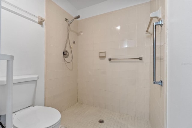 2750 King Oak Cir, Saint Cloud, FL 34769 - full bath featuring a tile shower and toilet