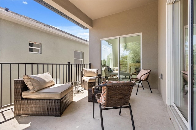 811 E Mcdonald Ave, Eustis, FL 32726 - balcony with an outdoor living space