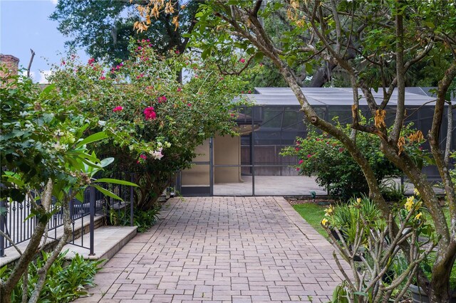 2009 Woody Dr, Windermere, FL 34786 - gate with glass enclosure
