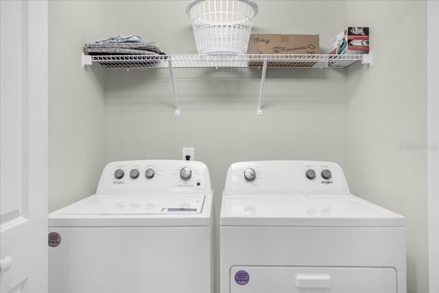 4310 Lana Ave, Davenport, FL 33897 - laundry area with washer and dryer