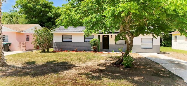 3397 Janet St, Apopka, FL 32712 - view of front of property featuring stucco siding