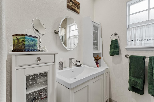 41128 Apple St, Eustis, FL 32736 - bathroom featuring vanity