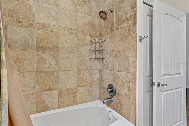 41128 Apple St, Eustis, FL 32736 - full bath featuring shower / bath combination with curtain