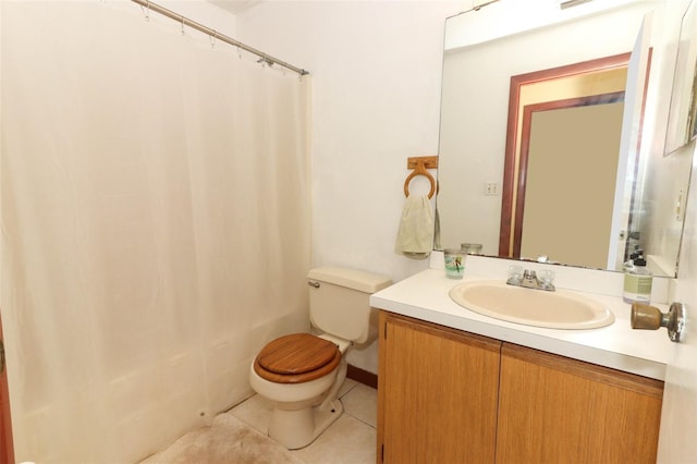 3939 Magnolia Lake Ln, Orlando, FL 32810 - full bath featuring toilet, vanity, tile patterned flooring, and shower / bath combination with curtain