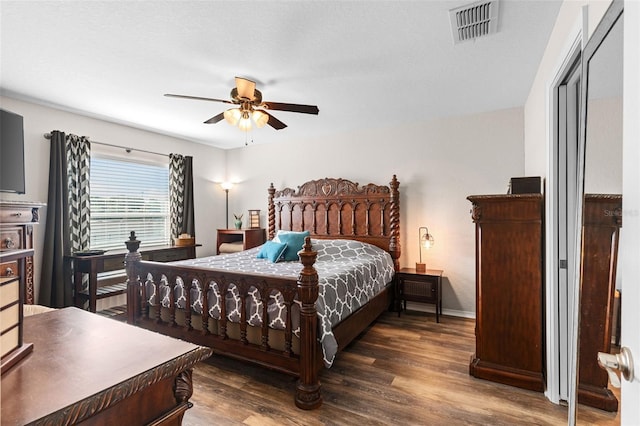 1805 Kingsmill Dr, Bartow, FL 33830 - bedroom with wood finished floors, baseboards, and a ceiling fan