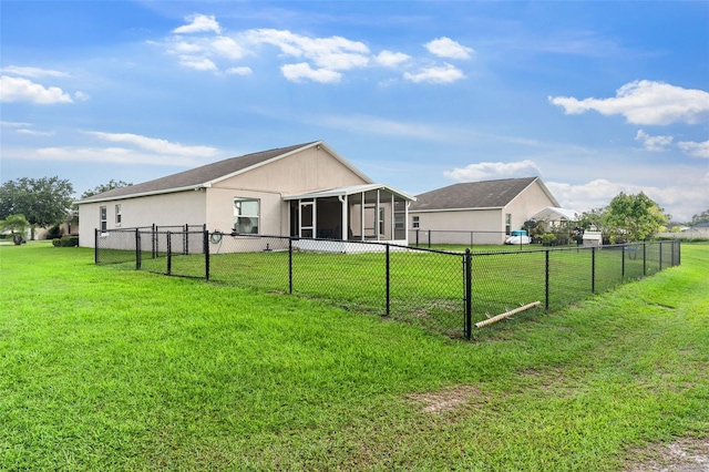 1805 Kingsmill Dr, Bartow, FL 33830 - back of property featuring a sunroom