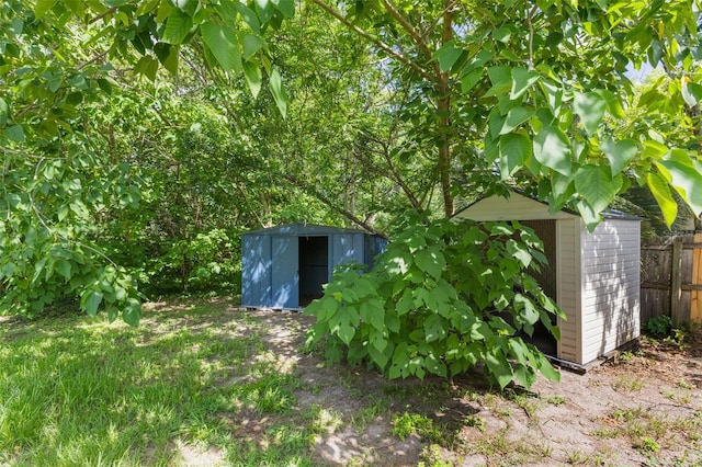 212 Homewood Dr, Sanford, FL 32773 - view of yard with a storage shed