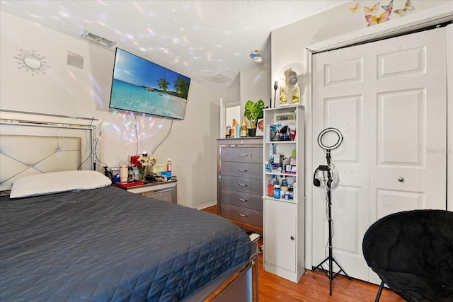 1321 Dunbarton Ct, Kissimmee, FL 34758 - bedroom with wood finished floors and a closet