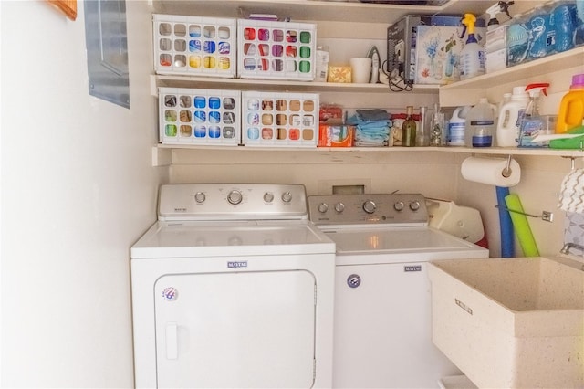 314 Windmeadows St Unit 314, Altamonte Springs, FL 32701 - laundry area featuring independent washer and dryer