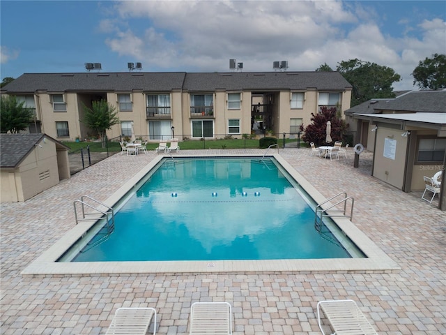 314 Windmeadows St Unit 314, Altamonte Springs, FL 32701 - community pool with a patio