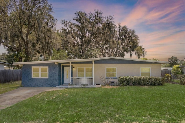 826 Cherokee Cir, Sanford, FL 32773 - ranch-style home with covered porch and stone siding