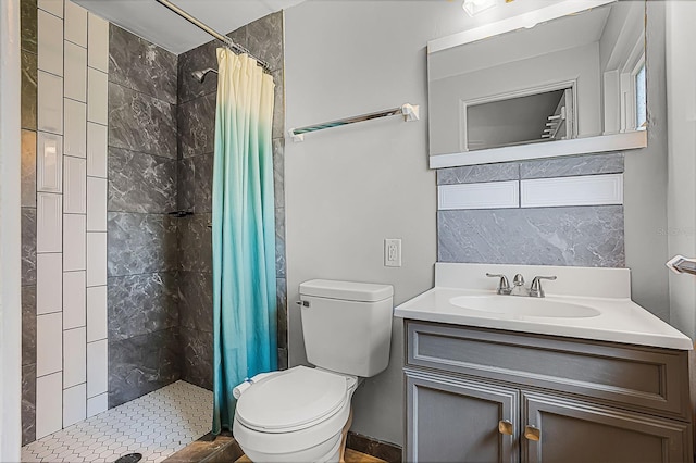 826 Cherokee Cir, Sanford, FL 32773 - full bathroom with toilet, tiled shower, and vanity