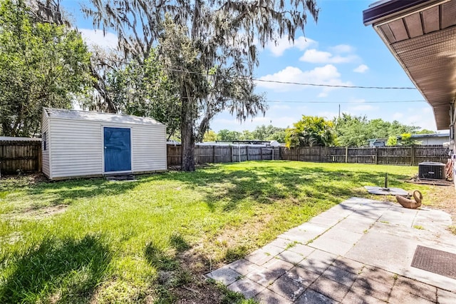 826 Cherokee Cir, Sanford, FL 32773 - view of yard with a patio area and central AC unit
