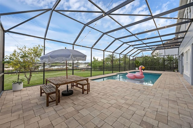 16086 Johns Lake Overlook Dr, Winter Garden, FL 34787 - swimming pool featuring a patio, a yard, and a lanai