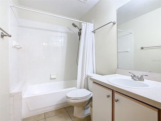 8704 Knightsbridge Ct Unit B, Kissimmee, FL 34747 - bathroom featuring tile patterned floors, shower / bath combination with curtain, toilet, vanity, and a textured ceiling