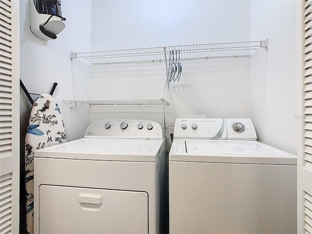 8704 Knightsbridge Ct Unit B, Kissimmee, FL 34747 - laundry area with separate washer and dryer