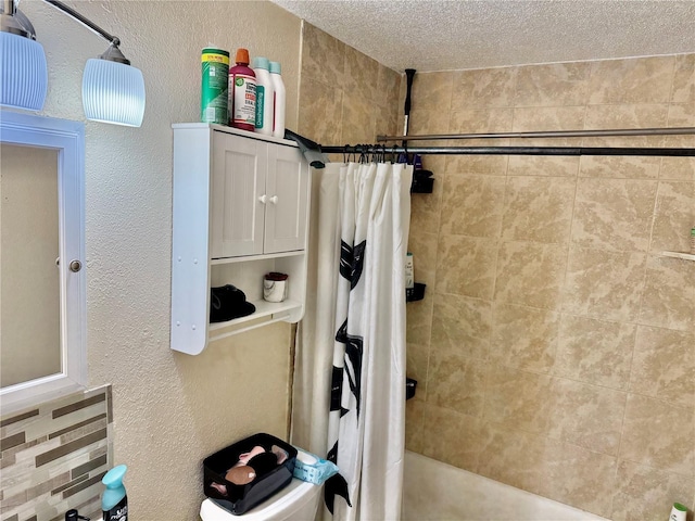 2 Clear Pl, Ocala, FL 34472 - full bath with a textured wall, a textured ceiling, and shower / bath combination with curtain