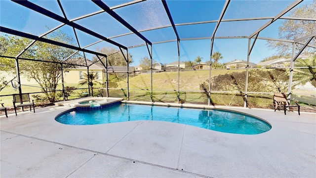 8520 La Isla Dr, Kissimmee, FL 34747 - view of pool featuring a patio area, a lanai, and a pool with connected hot tub