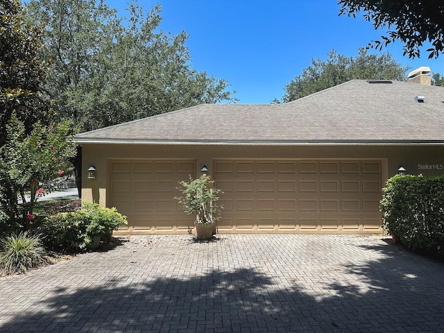 2585 Woodside Ridge Dr, Apopka, FL 32712 - garage with driveway