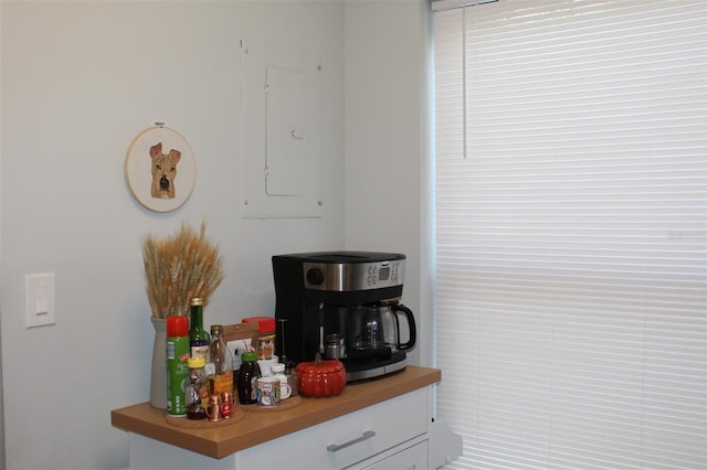 3044 S Oakland Forest Dr Unit 2403, Oakland Park, FL 33309 - detailed view of electric panel