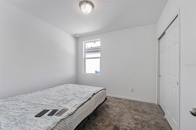 29400 Caspian St, Leesburg, FL 34748 - carpeted bedroom featuring a textured ceiling and baseboards