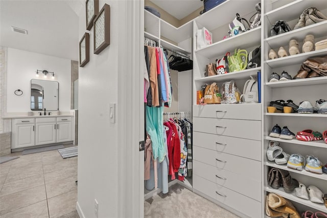 5365 Bowman Dr, Winter Garden, FL 34787 - spacious closet with a sink