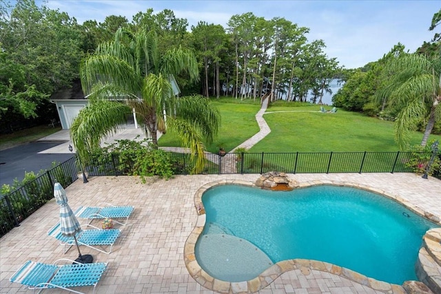 1550 Bluewater Run, Chuluota, FL 32766 - view of swimming pool with a fenced backyard and a patio