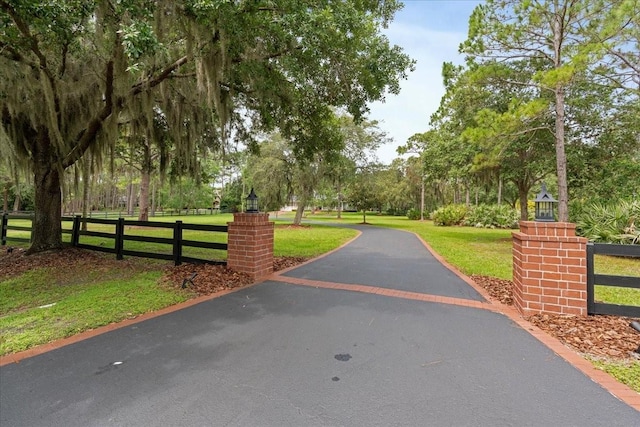 1550 Bluewater Run, Chuluota, FL 32766 - view of asphalt driveway