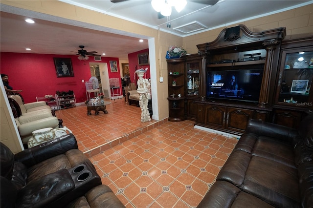 living area featuring a ceiling fan and recessed lighting