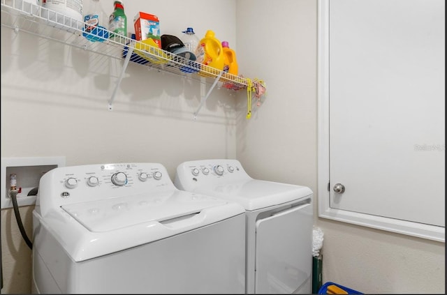 601 Watusi Way, Saint Cloud, FL 34772 - laundry room with washer and dryer