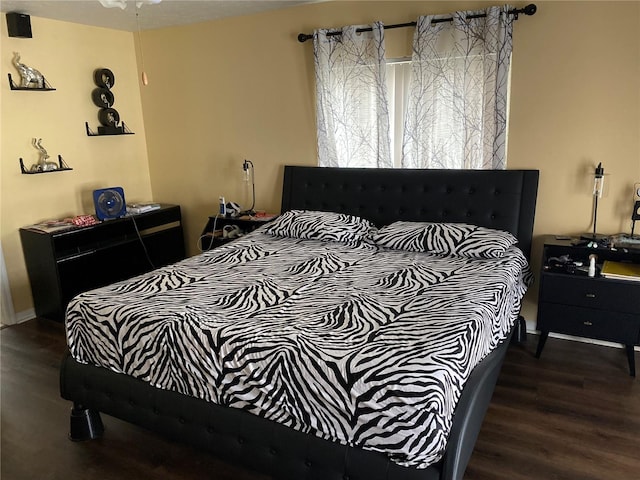 3009 Ridgevale Cir, Valrico, FL 33596 - bedroom with wood finished floors and baseboards
