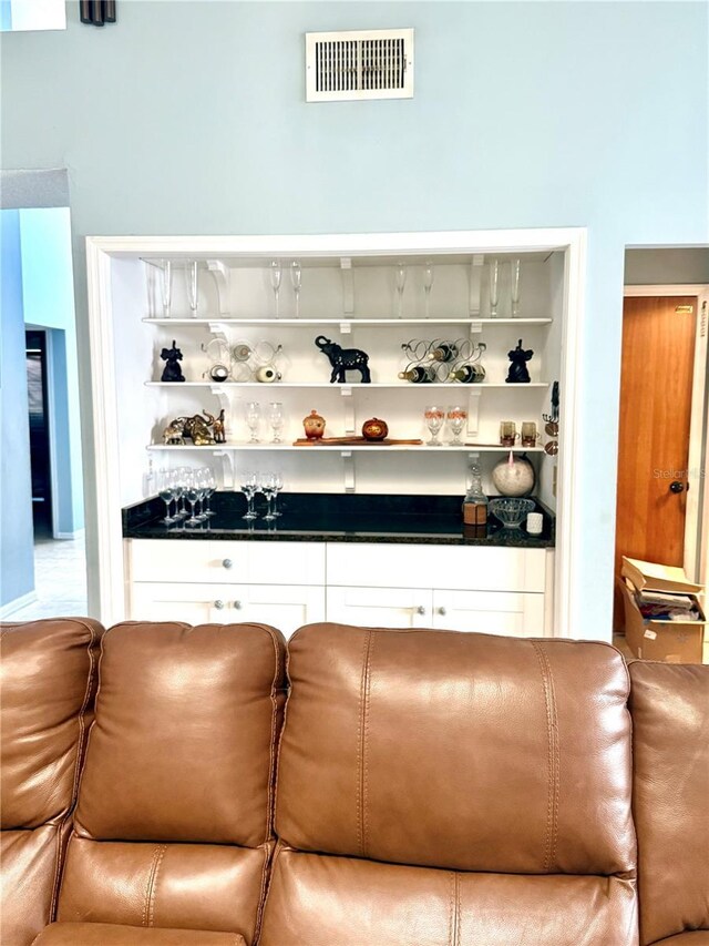 4186 Buglers Rest Pl, Casselberry, FL 32707 - view of indoor dry bar