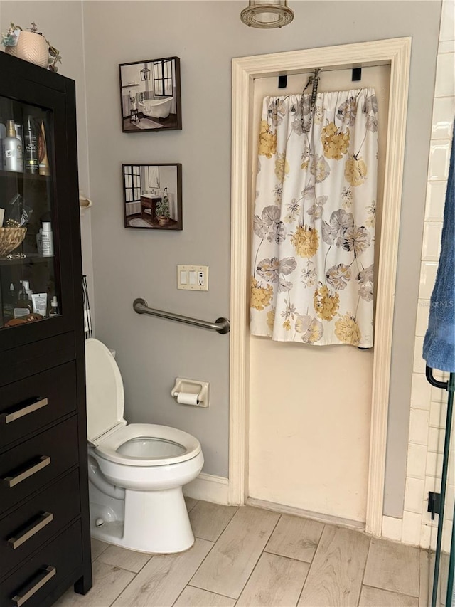 4186 Buglers Rest Pl, Casselberry, FL 32707 - bathroom with toilet and baseboards