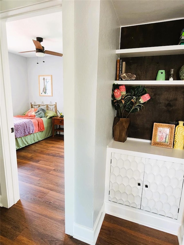 420 61st Ave S, Saint Petersburg, FL 33705 - view of closet