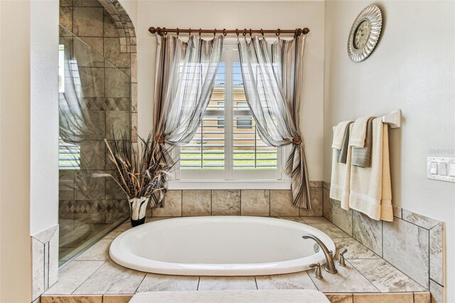 4133 Foxhound Dr, Clermont, FL 34711 - bathroom with a bath