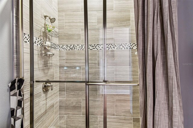 4133 Foxhound Dr, Clermont, FL 34711 - detailed view of a shower stall