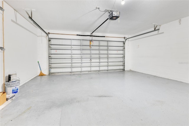4993 Hook Hollow Cir, Orlando, FL 32837 - garage featuring a garage door opener