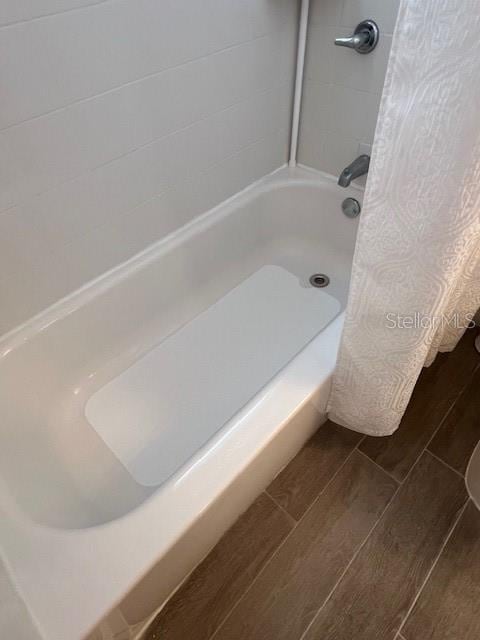 1620 Hialeah St, Orlando, FL 32808 - full bath with wood finished floors