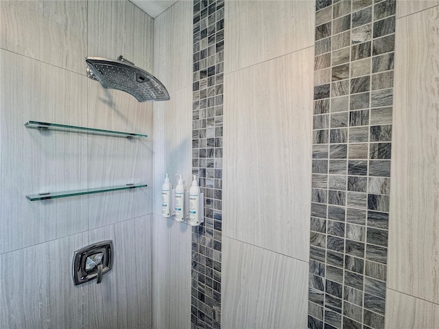 935 S Atlantic Ave Unit 244, Daytona Beach, FL 32118 - bathroom featuring a tile shower