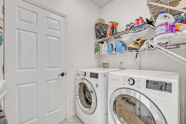 9455 Belmont Ter, Oviedo, FL 32765 - laundry area featuring washer and dryer