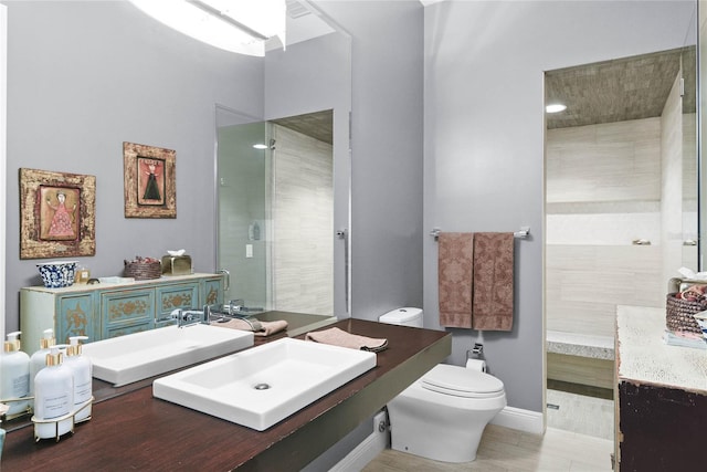 1112 Preserve Point Dr, Winter Park, FL 32789 - full bath featuring a shower with shower door, toilet, and vanity