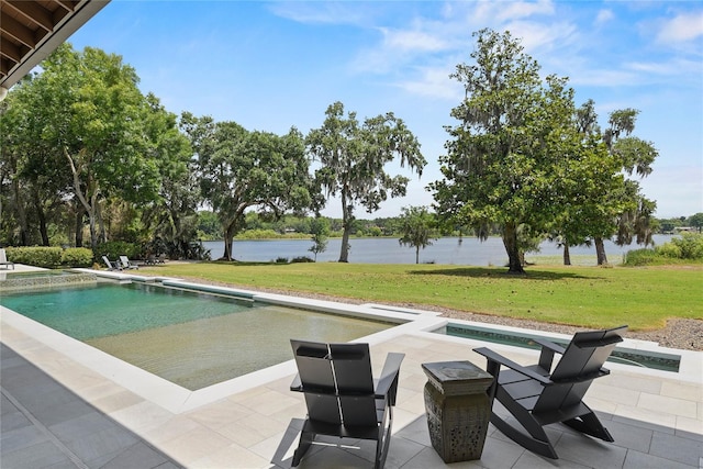 1112 Preserve Point Dr, Winter Park, FL 32789 - outdoor pool featuring a water view, a lawn, an in-ground hot tub, and a patio area
